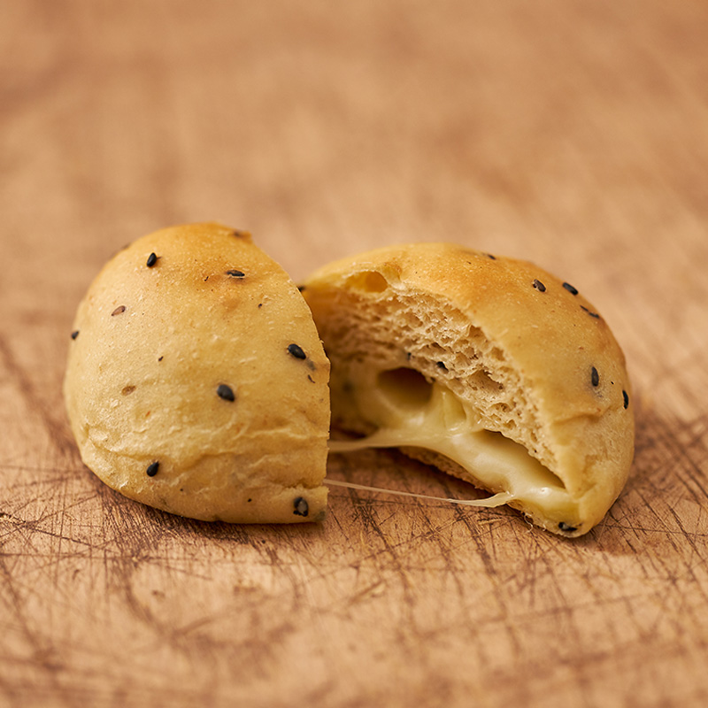 ピキタン手作り糖質制限ごまチーズパン